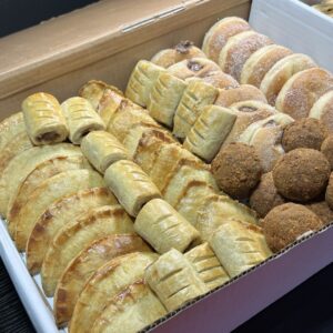 Large Family Pastry Box